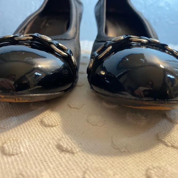 ATTILIO GIUSTI LEOMBRUNI Black Spectator Heel with Silver Toe Embellishments - Picture 4 of 16